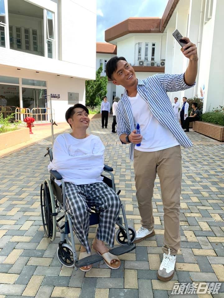 兩位好友曾合作電視劇《迷網》。